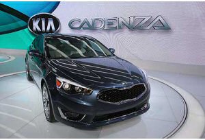 Kia Cadenza a Detroit, la rinnovata berlina si prepara al lancio negli States Kia Cadenza a Detroit, la rinnovata berlina si prepara al lancio negli States