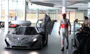 McLaren P1 Concept entra in scena con Jenson Button McLaren P1 Concept entra in scena con Jenson Button