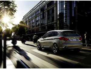 BMW al Salone di Parigi, l´innovazione in mostra
