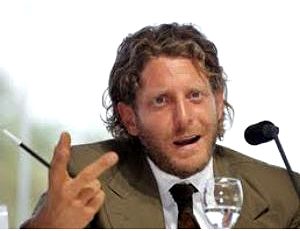 Lapo Elkann e la Fiat accusano le istituzioni di non aiutare le imprese Lapo Elkann e la Fiat accusano le istituzioni di non aiutare le imprese