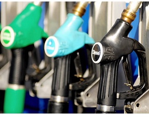 Prezzi carburante: calo consumi ma il fisco ci guadagna Prezzi carburante: calo consumi ma il fisco ci guadagna