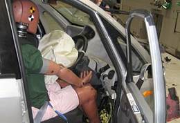Crash test per la Tata Nano in Europa Crash test per la Tata Nano in Europa