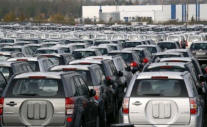 Auto, continua la crisi