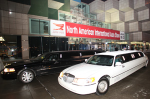 Detroit 2011, il Nord American Auto Show apre all´insegna della beneficenza