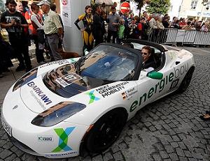 E´ partita l´E-miglia, competizione per le vetture elettriche
