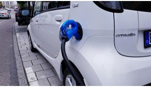 Elettrico in Ascesa: Statistiche e Trend del Mercato delle Auto Elettriche Elettrico in Ascesa: Statistiche e Trend del Mercato delle Auto Elettriche