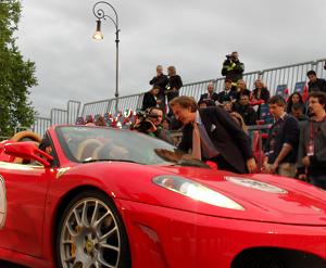 Montezemolo saluta le 130 Ferrari della Mille Miglia 2010 Montezemolo saluta le 130 Ferrari della Mille Miglia 2010