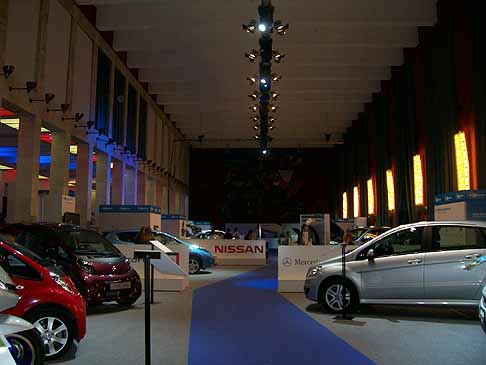 Veicoli ecologici - Panoramica esposizione auto elettriche ed ibride width=