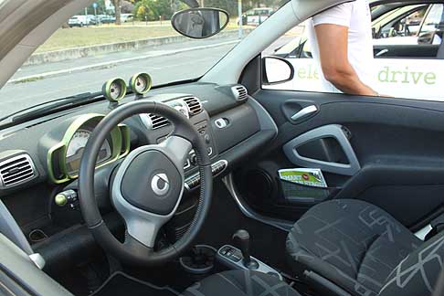 Smart - Evento Smart Urnban Stage interni vettura elettica width=