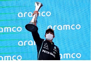 Trionfo di Lewis Hamilton nel gran premio di Spagna Trionfo di Lewis Hamilton nel gran premio di Spagna