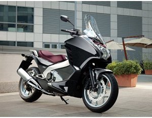 Honda Integra: lo scooter si veste da motocicletta Honda Integra: lo scooter si veste da motocicletta