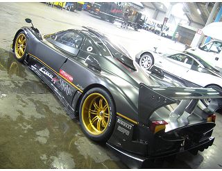 Pagani Zonda si schianta a 320 Km all’ora