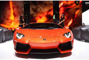 Lamborghini Aventador: il successo è online