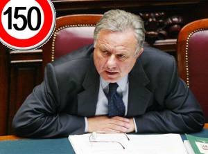L´Italia va di corsa: sale a 150 km orari il limite sulle autostrade L´Italia va di corsa: sale a 150 km orari il limite sulle autostrade