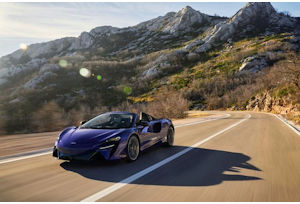 McLaren Artura Spider: carattere e appeal per la inedita ibrida McLaren Artura Spider: carattere e appeal per la inedita ibrida
