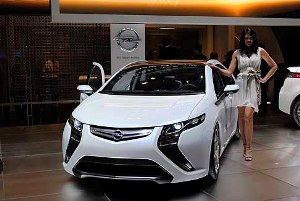 Ampera, la nuova ibrida di casa Opel Ampera, la nuova ibrida di casa Opel