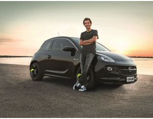 Opel ADAM VR|46 Limited Edition, serie esclusiva firmata da Valentino Rossi Opel ADAM VR|46 Limited Edition, serie esclusiva firmata da Valentino Rossi