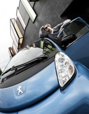 Peugeot iOn: una vettura elettrica al Salone di Parigi Peugeot iOn: una vettura elettrica al Salone di Parigi