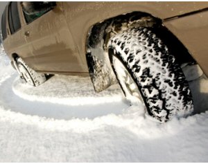 Pneumatici: dal 15 novembre obbligatorie le gomme invernali Pneumatici: dal 15 novembre obbligatorie le gomme invernali