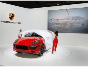 Salone di Lipsia, la Porsche Cayenne GTS al debutto ufficiale Salone di Lipsia, la Porsche Cayenne GTS al debutto ufficiale