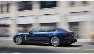 Porsche Panamera: cresce la gamma con tre nuovi modelli Porsche Panamera: cresce la gamma con tre nuovi modelli