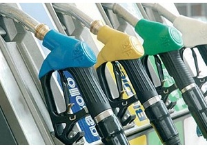 Caro benzina, 1,98 euro a litro in autostrada Caro benzina, 1,98 euro a litro in autostrada