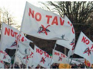 No Tav, protesta nell´albergo della polizia No Tav, protesta nell´albergo della polizia