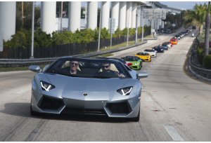Lamborghini a Miami, entusiasmante prova di velocità Lamborghini a Miami, entusiasmante prova di velocità
