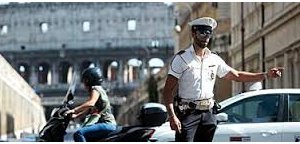 Aria sempre più inquinata in città . E colpa delle auto? Aria sempre più inquinata in città . E colpa delle auto?