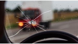 Sostituzione parabrezza dell’auto, fasi e tempistiche