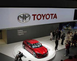 Toyota: la Nasa studia il problema all´acceleratore Toyota: la Nasa studia il problema all´acceleratore