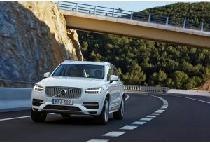 La Volvo XC90 T8 Twin Engine, il suv più green del mercato