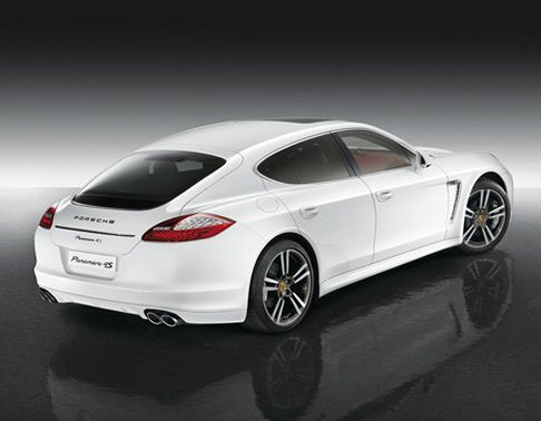 Porsche Panamera 4S Middle East Edition