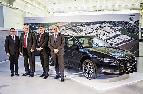 Skoda Superb Black Crystal