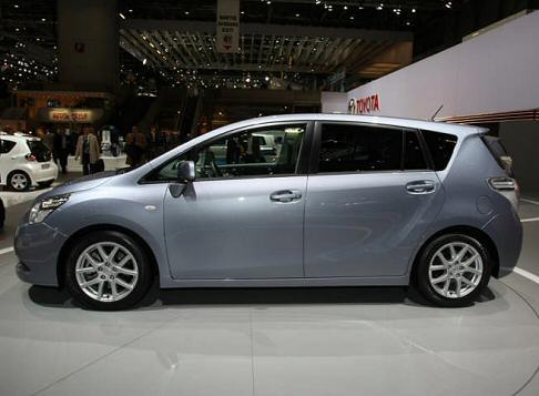 Toyota Verso 2010