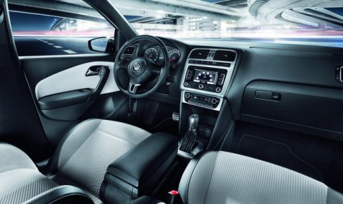 Volkswagen CrossPolo Urban White