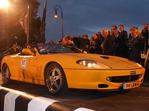 Ferrari - Tributo Ferrari per le Mille Miglia con la presenza di Montezemolo a salutare le rosse width=