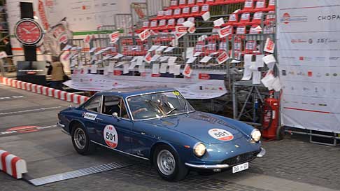 Mille Miglia continua la corsa - Ferrari 365 GTC Pinin Farina del 1969 con l´equipaggio Broun Saul e Ferguson Mark in paserella a Roma per le Mille Miglia 2015 width=