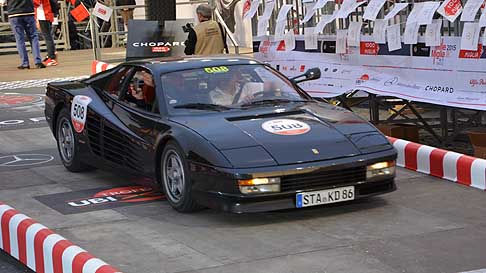 Mille Miglia continua la corsa - Ferrari Testarossa del 1986 duo tedesco Trampert Klaus e Abt Cristian in paserella a Roma per le Mille Miglia 2015 width=