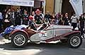 Freccia Rossa a Reggio Emilia con la Fiat 514 CA Spider Sport del 1932 equipaggio italiano pilota Alessandro Pietta e navigatore Giuliano Donin alle Mille Miglia 2026. Scopri la Fiat 514 CA Spider Sport auto d´epoca. Guarda le Foto!