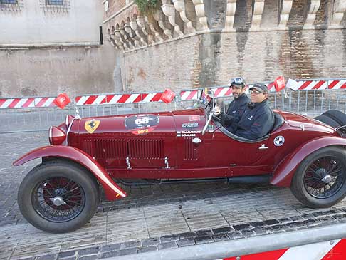 BMW - Vincitori della Mille Miglia 2012 l'Alfa Romeo 6C 1500 GS 1933 del duo argentino Claudio Scalise e Daniel Claramunt width=