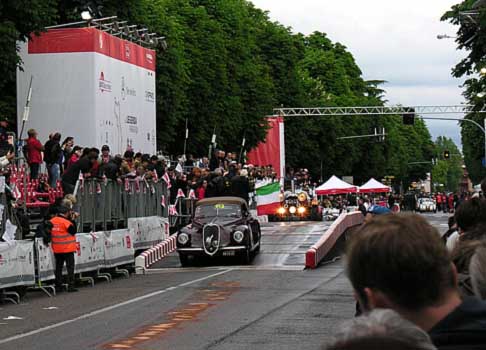 Lagonda - Alfa Romeo 6C 2500 Super Sport Cabriolet a via da Brescia alle Mille Miglia 2013 width=