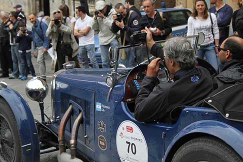 Aston Martin - Mille Miglia 2013: terminata la gara più bella del mondo, sono iniziate le critiche, due sono le voci che più si sono fatte sentire width=