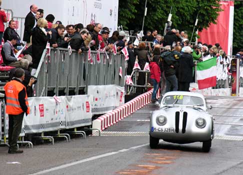 BMW - BWM 328 Coupe Touring a via da Brescia alle Mille Miglia 2013 width=