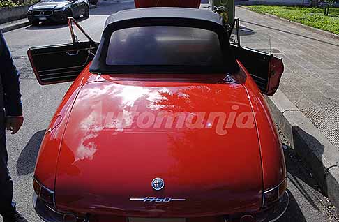 Alfa Romeo - Alfa Romeo Duetto Spider del 1969 posteriore vettura che richiama l´Osso di Seppia. Scopri l´Alfa Romeo Duetto Spyder auto d´Epoca. Non perdere le Foto esclusive di Automania!