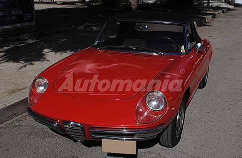 Alfa Romeo - Alfa Romeo Duetto Spider Osso di Seppia del 1969 vintage cars con restauro perfetto. Scopri l´Alfa Romeo Duetto Spyder macchina d´Epoca. Guarda le Foto esclusive di Automania!
