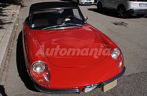 Alfa Romeo - Alfa Romeo Duetto Spider Osso di Seppia anno di produzione 1969 rimessa a nuovo dopo un restauro totale. Scopri l´Alfa Romeo Duetto Spider Osso di Seppia auto classica. Non perdere le Foto esclusive di Automania!