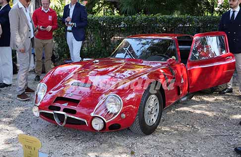 Anantara 2026 - Alfa Romeo Giulia TZ2 del 1966 esposta in bella mostra ad Anantara Concorso Eleganza Roma 2026. Scopri la fiammante Alfa Romeo Giulia TZ2. Guarda le Foto!