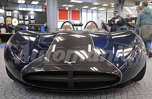 Automobili Mignatta - Automobili Mignatta Rina è una vettura da guidare: niente parabrezza, niente tetto fisso, pochi compromessi ma tanta emozione. Scopri la spyder Automobili Mignatta Rina. Guarda le Foto esclusive di Automania!