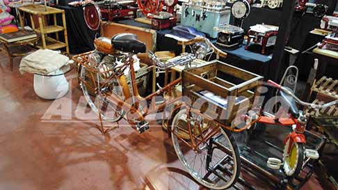 Mercanteinfiera - Mercanteinfiera presso la Fiera di Parma con le Biciclette retro, tricinolo e oggettistica d´epoca. Scopri le Foto esclusive di Automania!